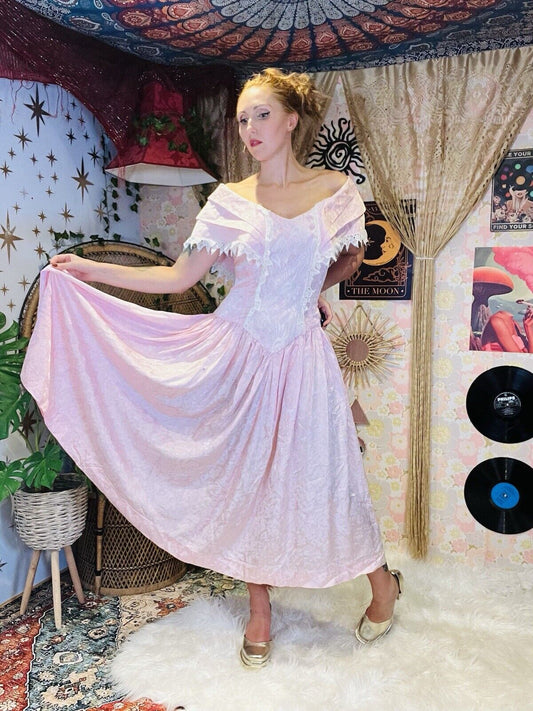 Vintage 50s Fairycore Dress With Lace Detail And Cape Shoulders Pink Size 18